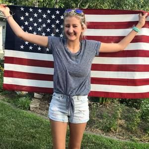 Meet your Posher, Casey